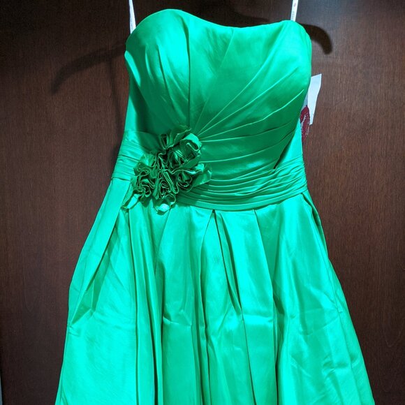 Flirt Prom P1637 Size 6 Green High Low Dress - Picture 4 of 7